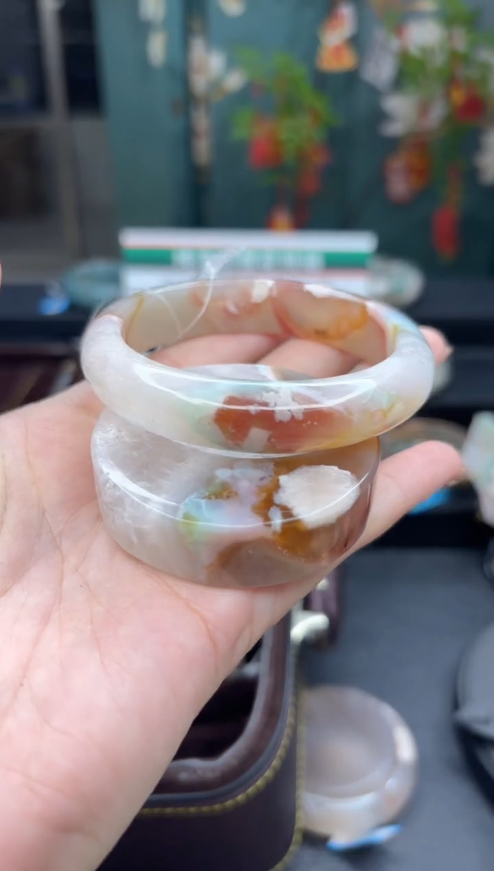 【闪购商品】石英质玉手镯未镶嵌849（58圈赠送镯心）