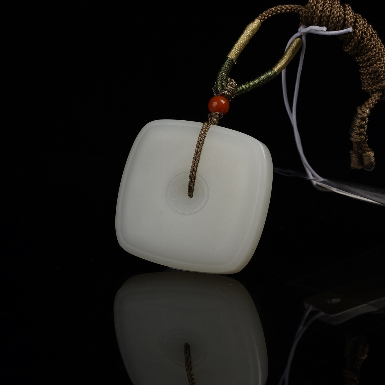 XW02316二十世纪和田玉平安扣