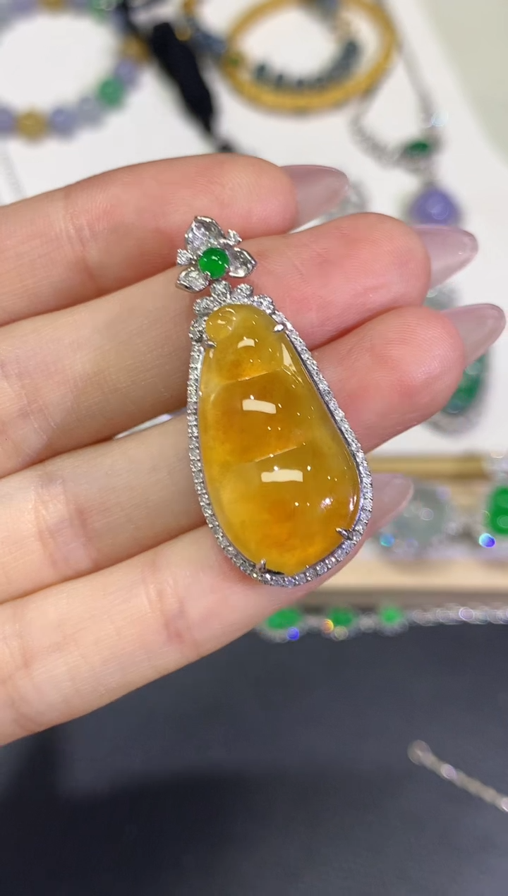 【闪购商品】翡翠颈饰18K金镶嵌团购65