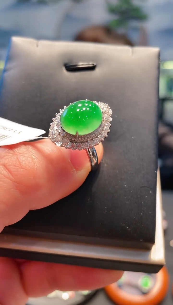 【闪购商品】翡翠吊坠(赠链)18K金镶嵌A19天然A货翡翠