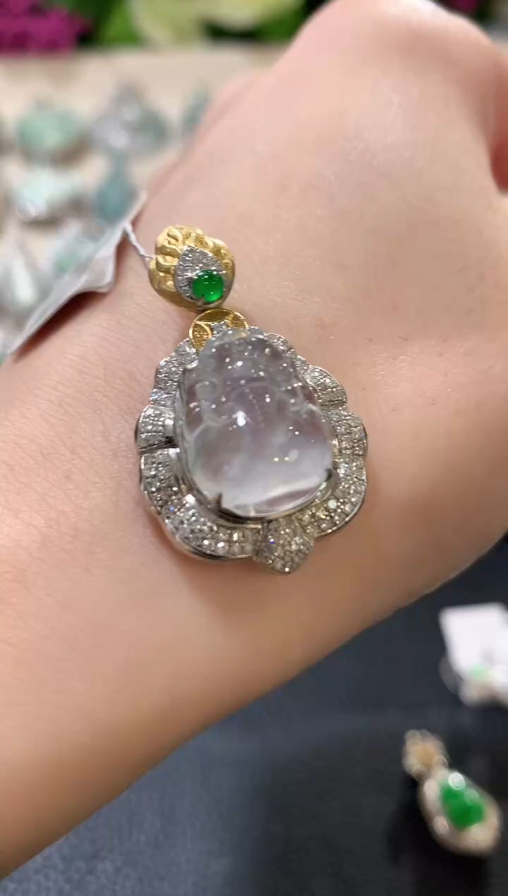 吊坠(不含链)18K金镶嵌翡翠b51