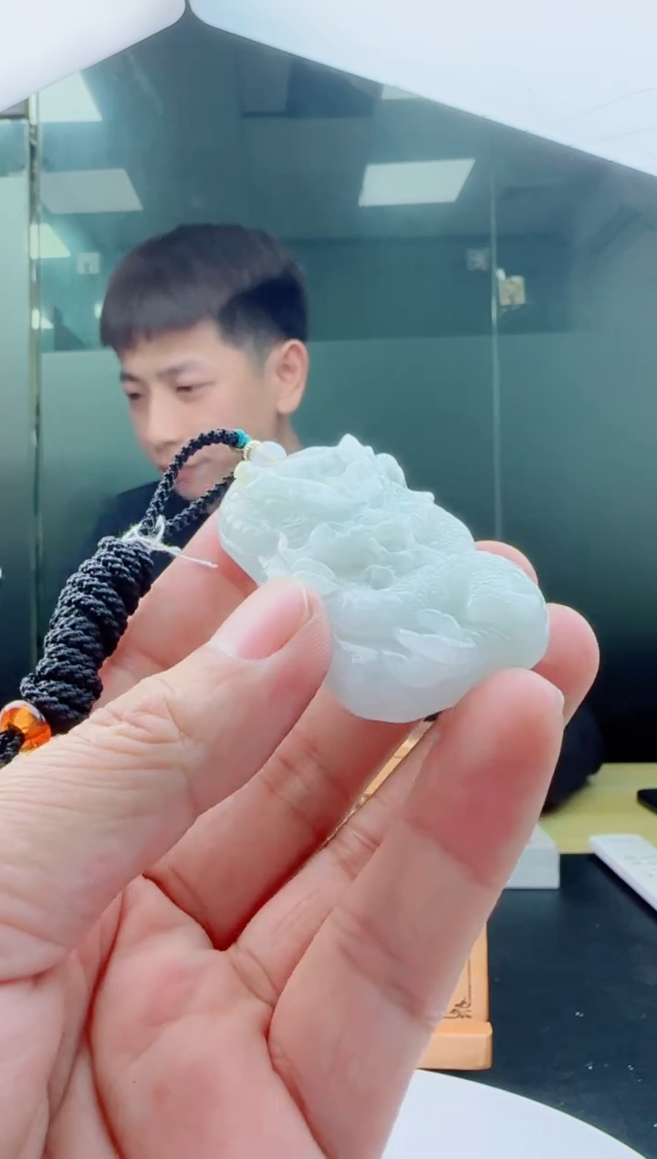 【闪购商品】翡翠颈饰未镶嵌1111111111