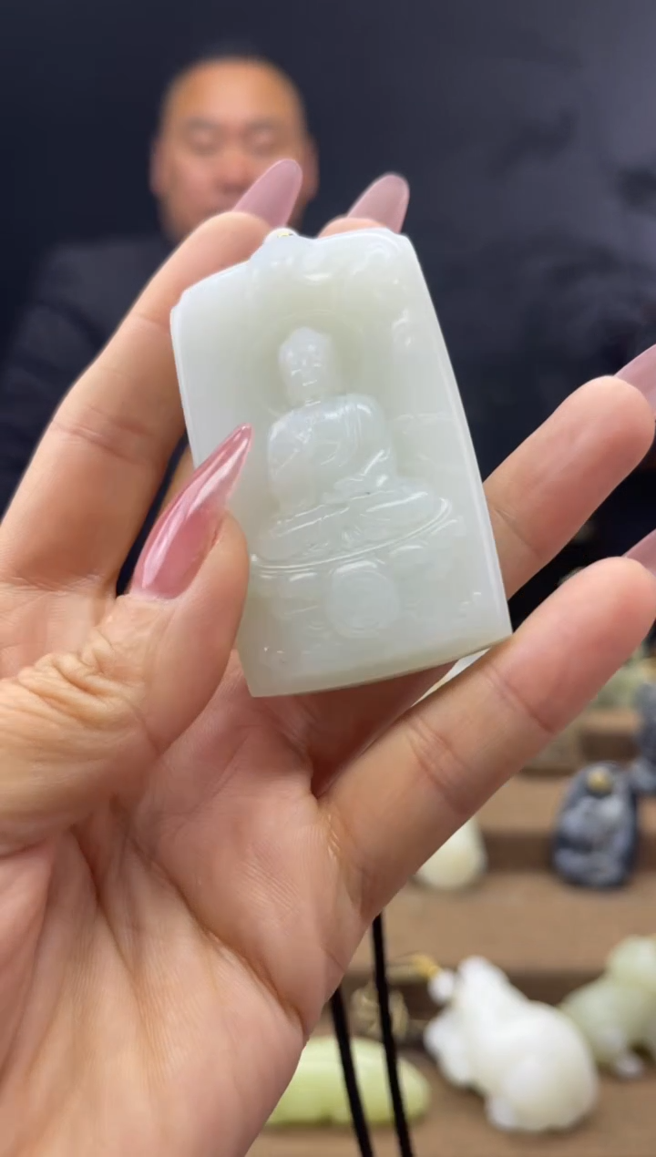 颈饰未镶嵌和田玉1