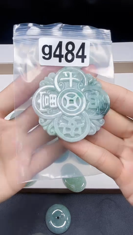 颈饰未镶嵌翡翠天然翡翠吊坠挂件