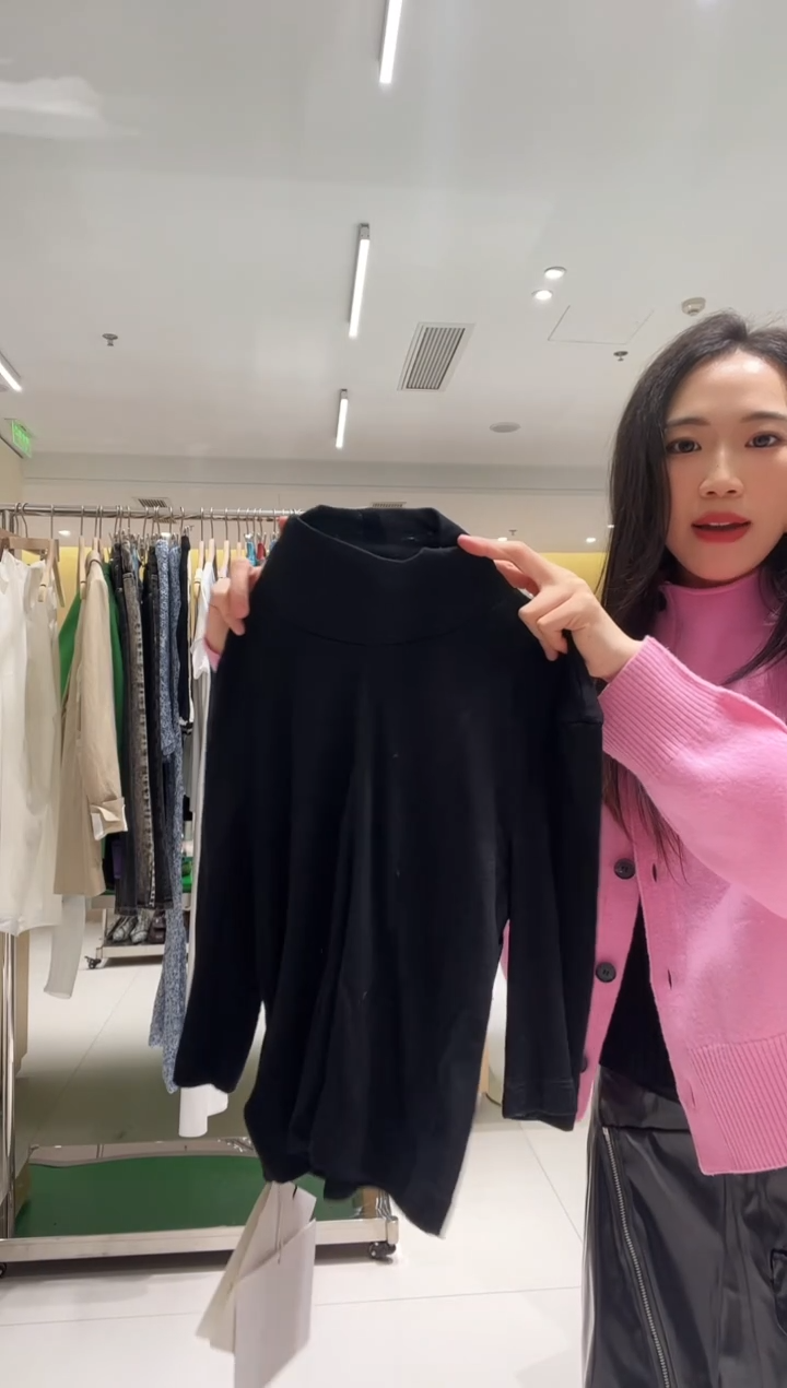 YOEYYOU小高领短款针织上衣 M