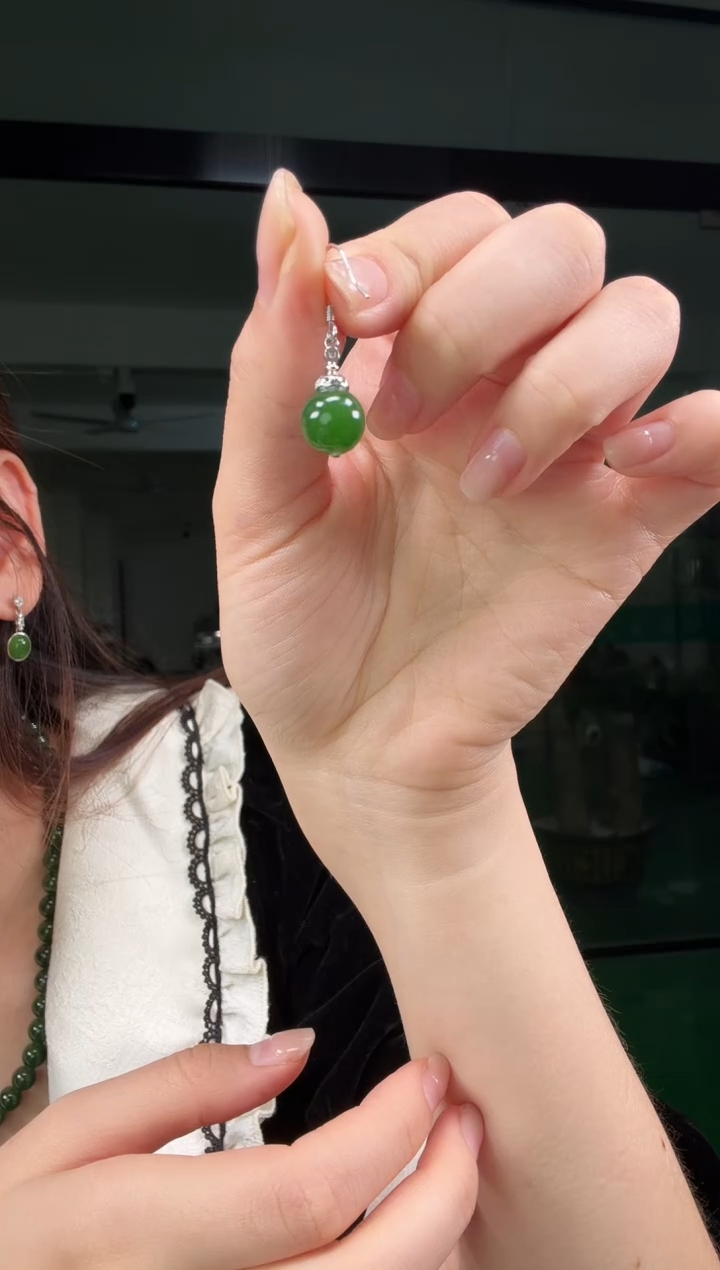 银S925镶嵌和田玉耳饰苒**8碧玉10mm圆珠耳饰