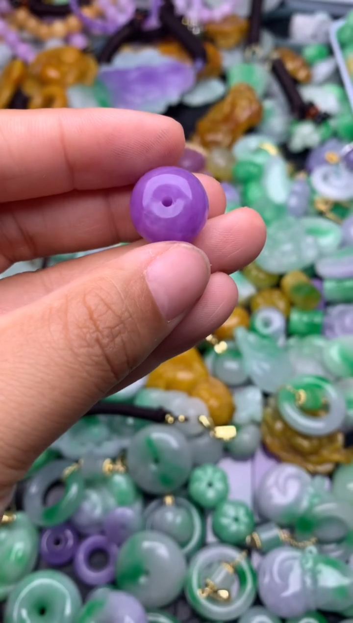 颈饰未镶嵌翡翠天然缅甸翡翠吊坠