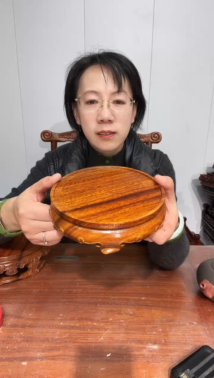 木一***行老花圆形14.5*17.5*5   四个