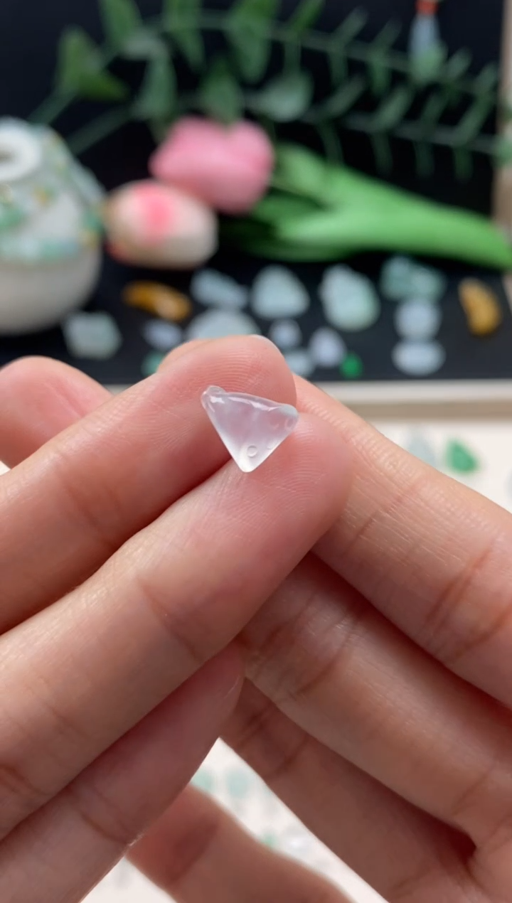【闪购商品】翡翠颈饰未镶嵌翡翠白冰莲蓬