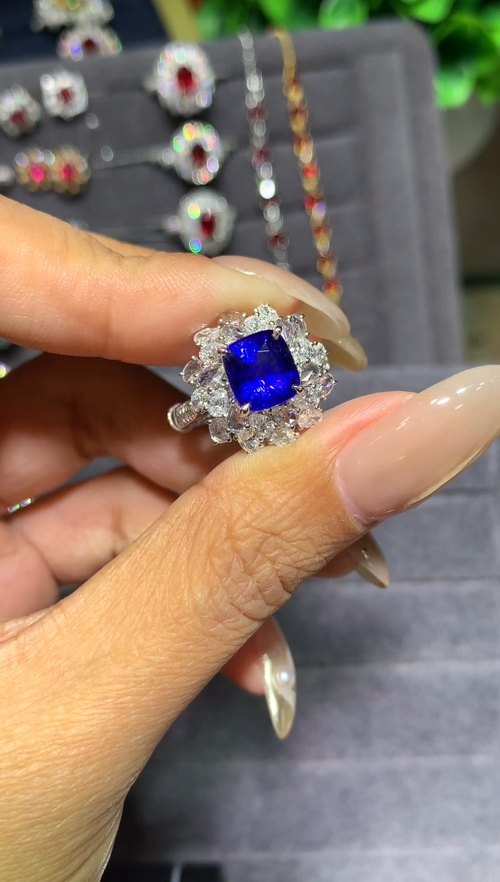 戒指蓝宝石18K金镶嵌3.03ct