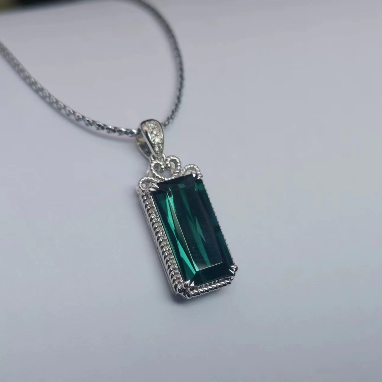 18K金碧玺吊坠2.84ct