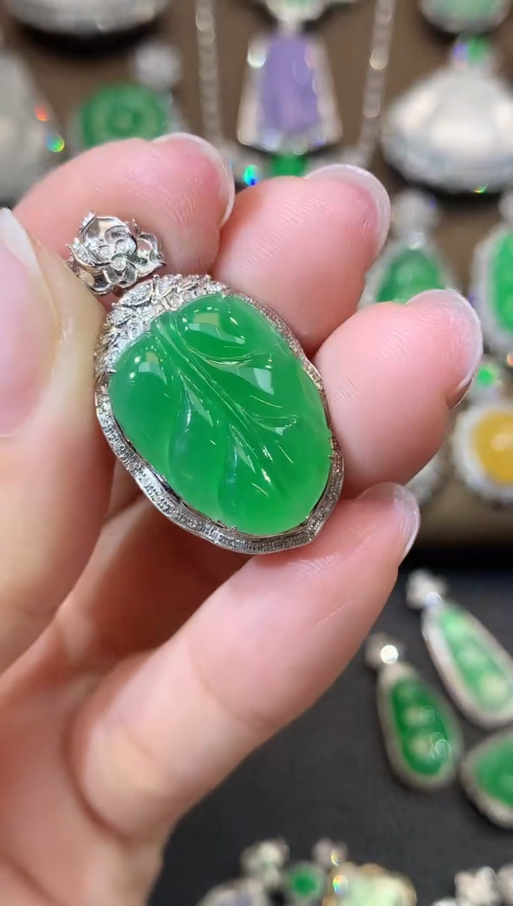 吊坠(不含链)18K金镶嵌翡翠C22