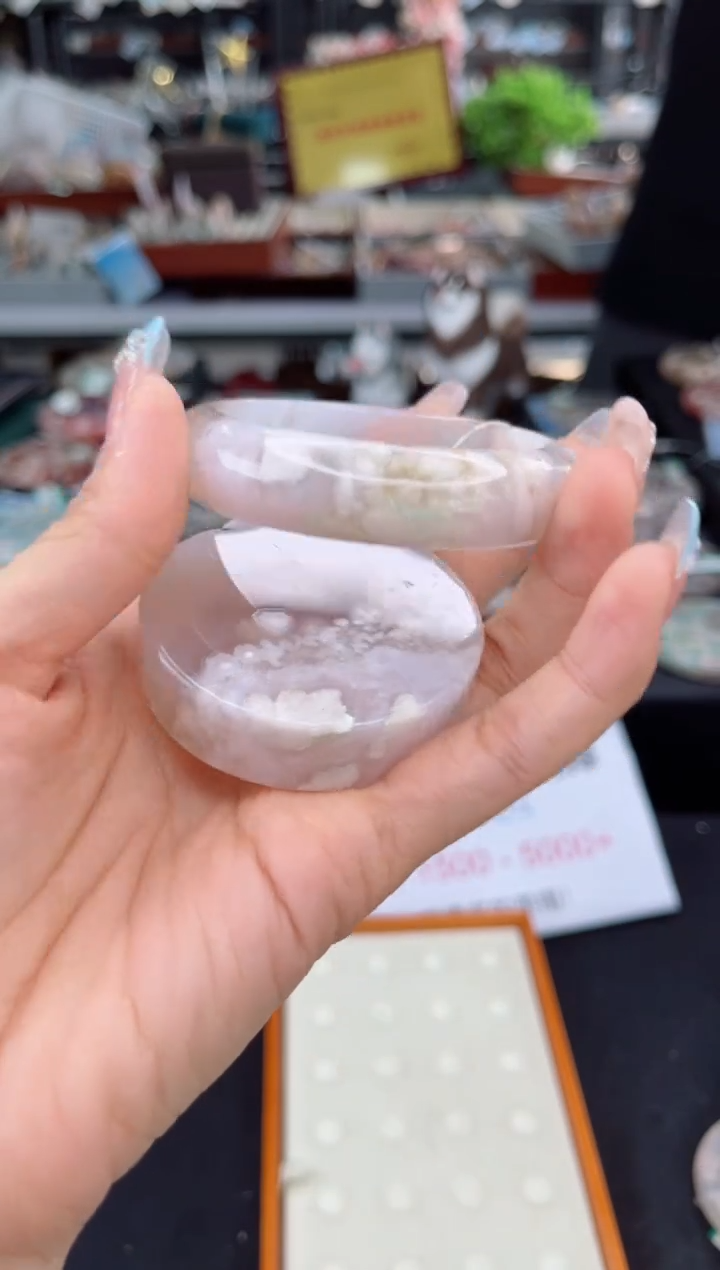 【闪购商品】石英质玉手镯未镶嵌55圈口（赠品镯心）1571086