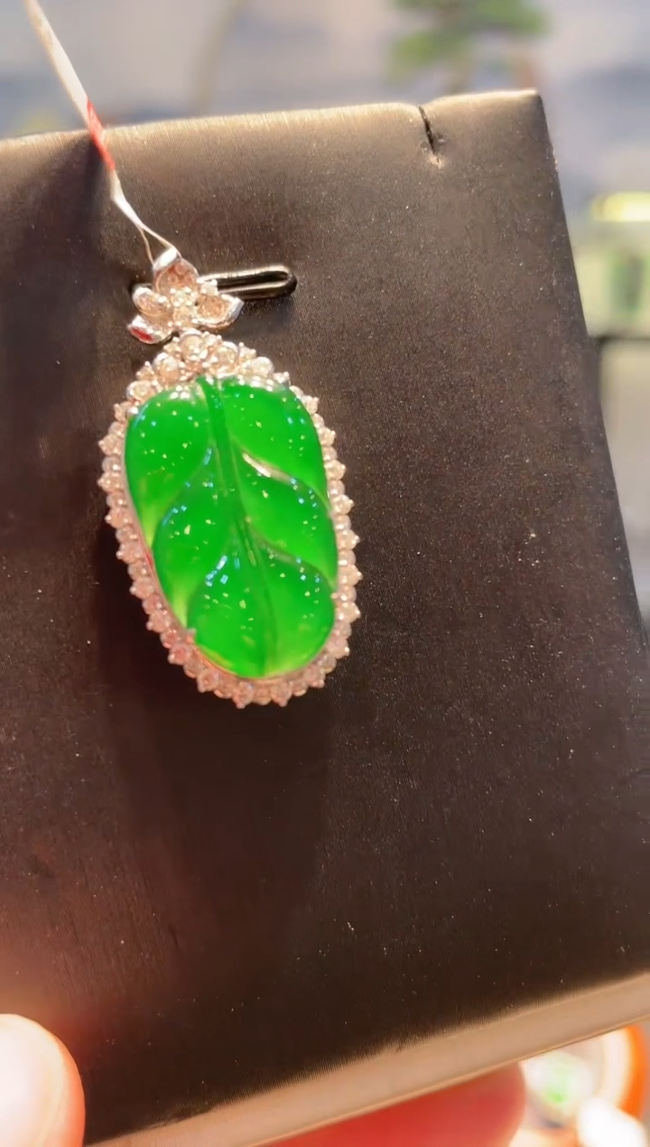 【闪购商品】翡翠颈饰18K金镶嵌B26天然A货翡翠