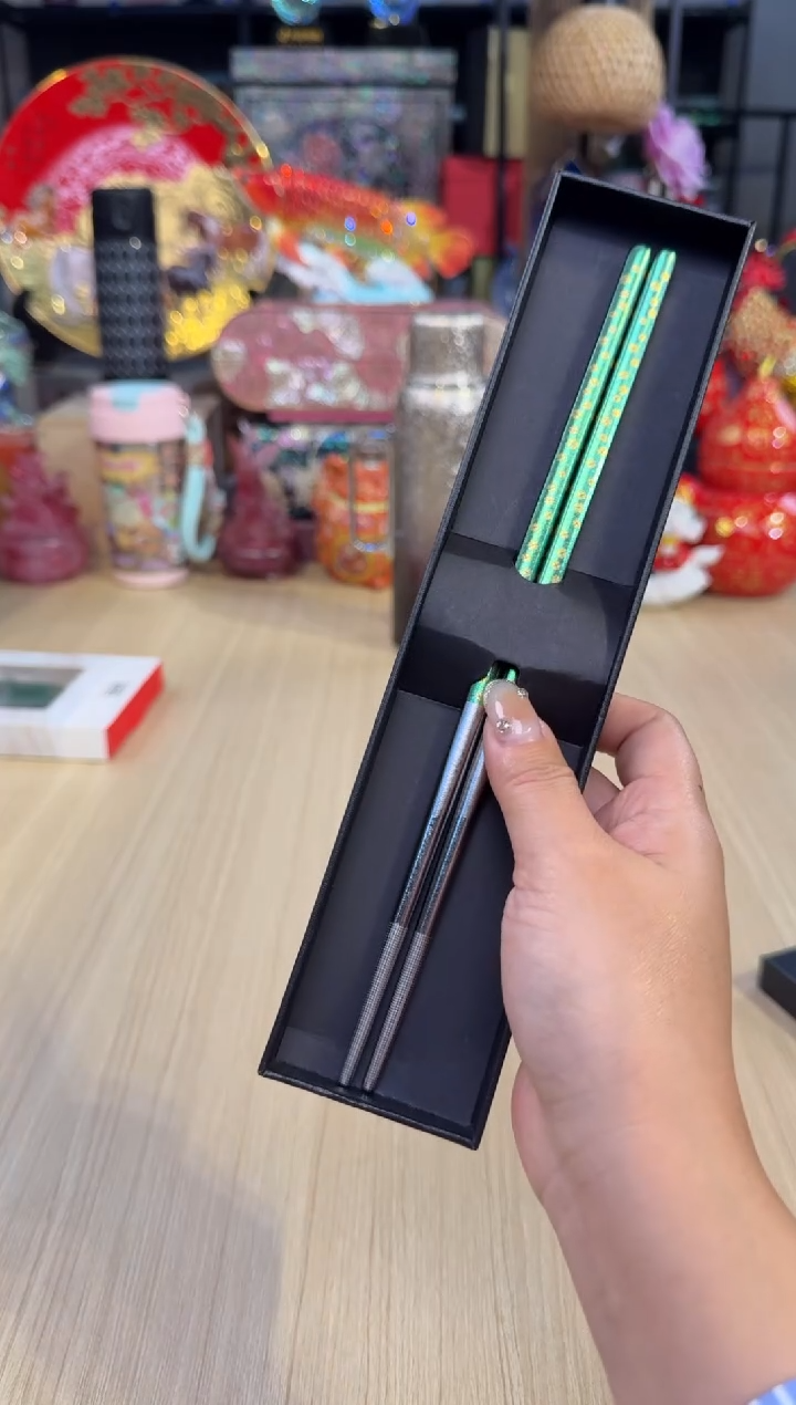 196钛宝贝彩钛筷子-限定款绿色四叶草