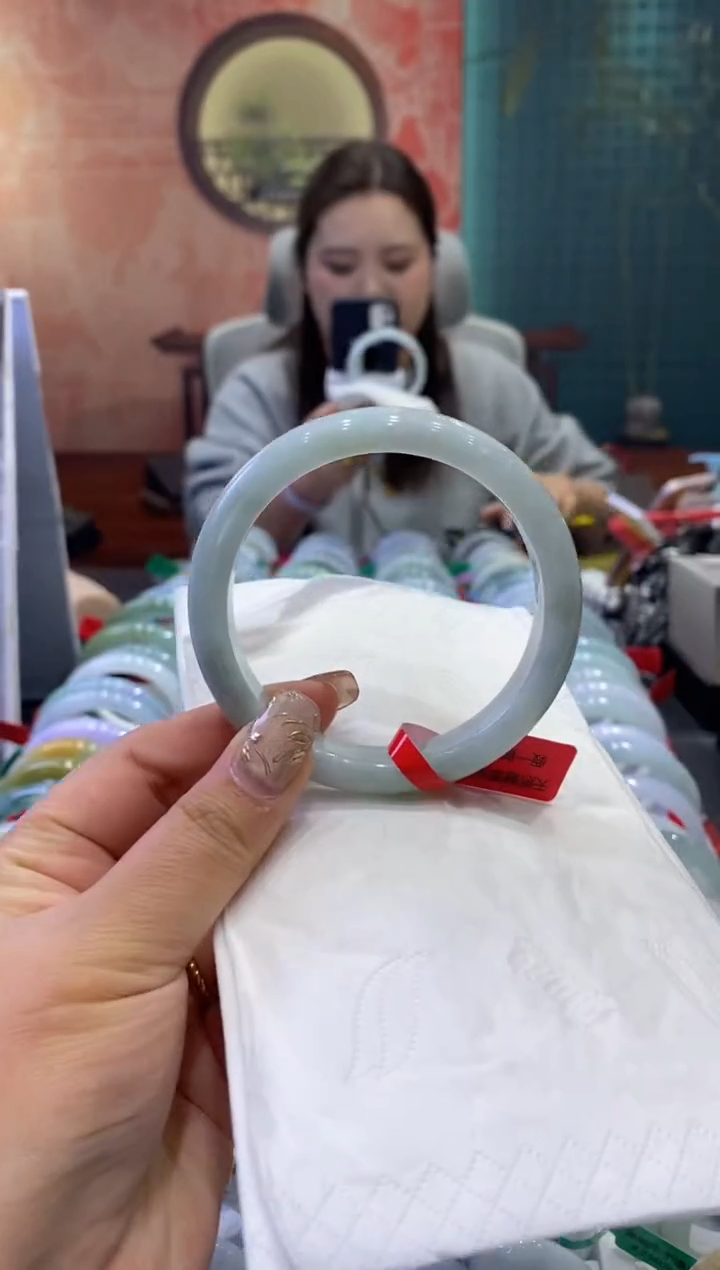 【闪购商品】翡翠手镯未镶嵌多人0011197