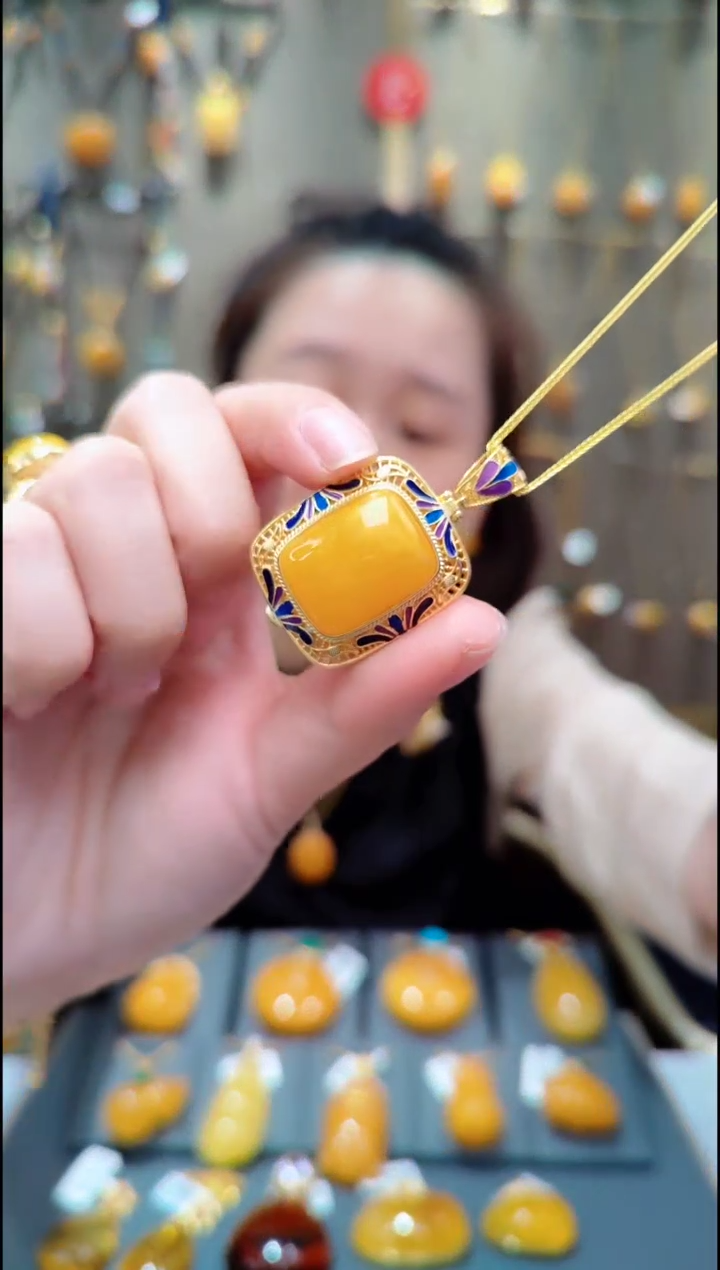 蜜蜡银S925镀金镶嵌珠宝奇石﹣A552蜜蜡吊坠