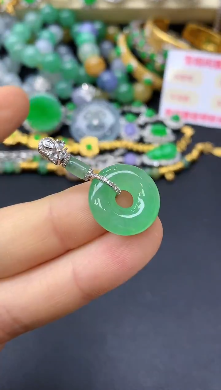 颈饰18K金镶嵌翡翠311-中国好珍宝