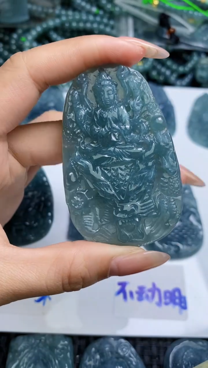 【闪购商品】翡翠颈饰未镶嵌         