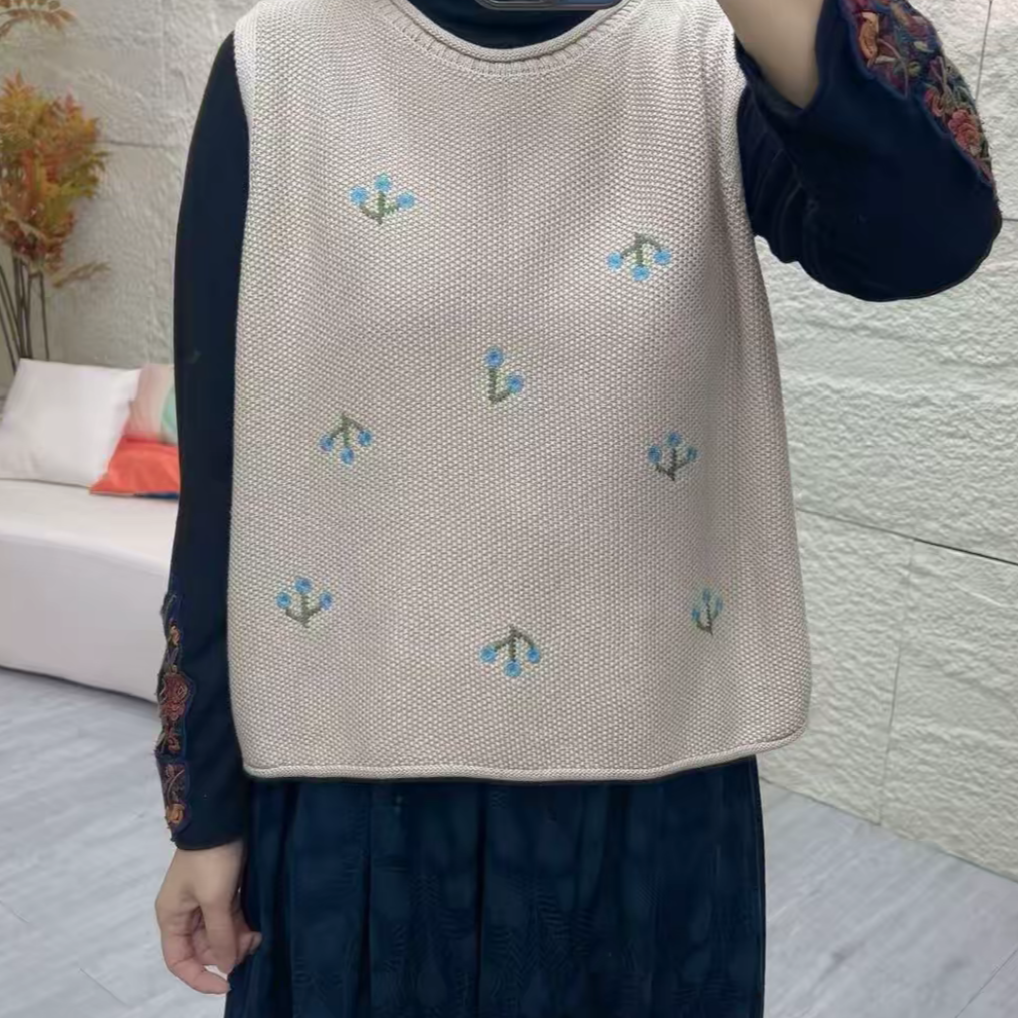 2026刺绣樱桃圆领秋冬薄款常规款刺绣厚款马夹休闲针织气质女士