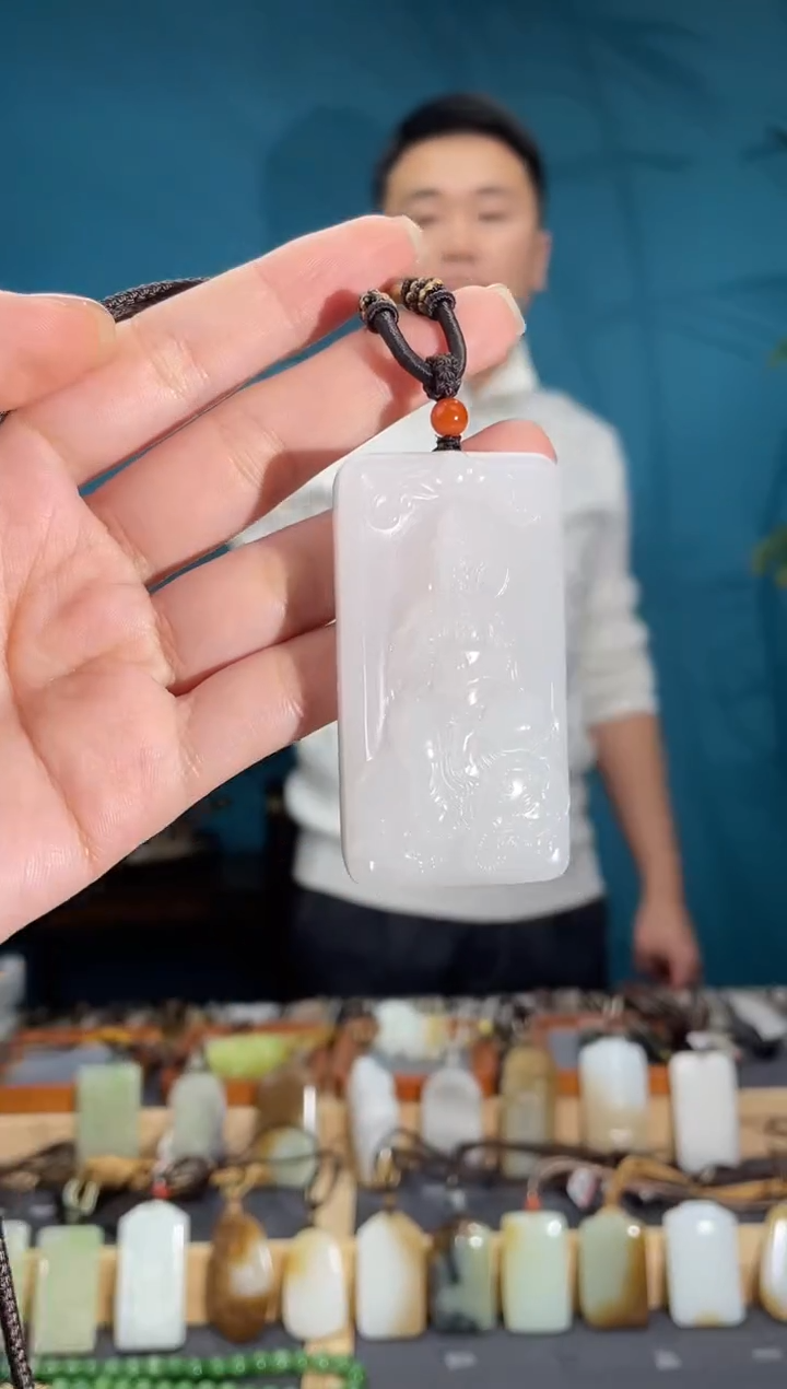 颈饰未镶嵌和田玉1