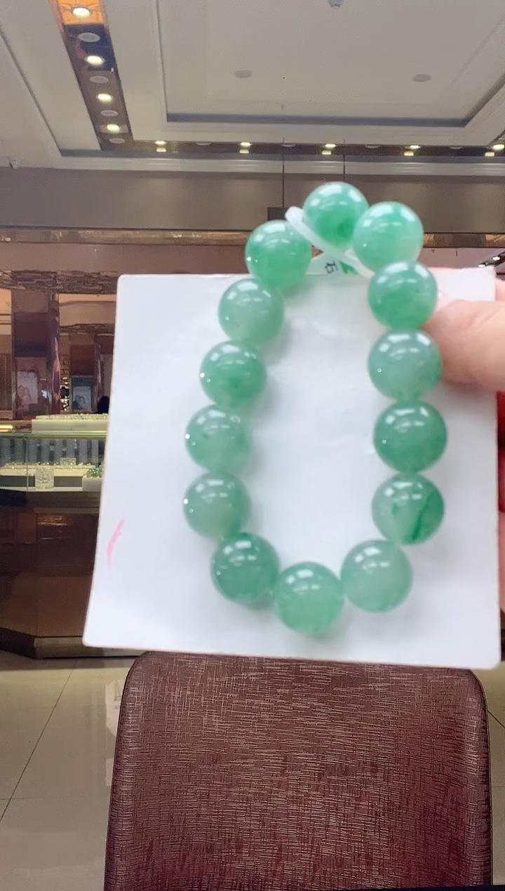 未镶嵌手镯石英质玉1