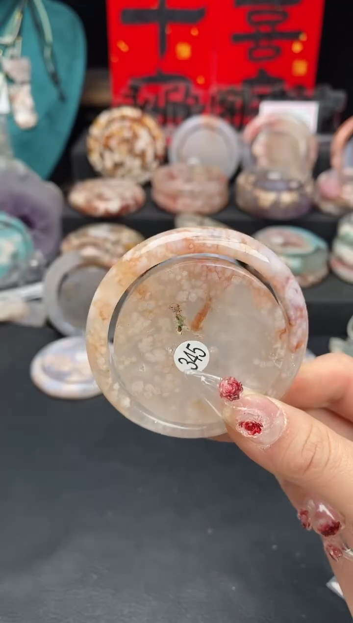 【闪购商品】石英质玉手镯（圆镯）未镶嵌52