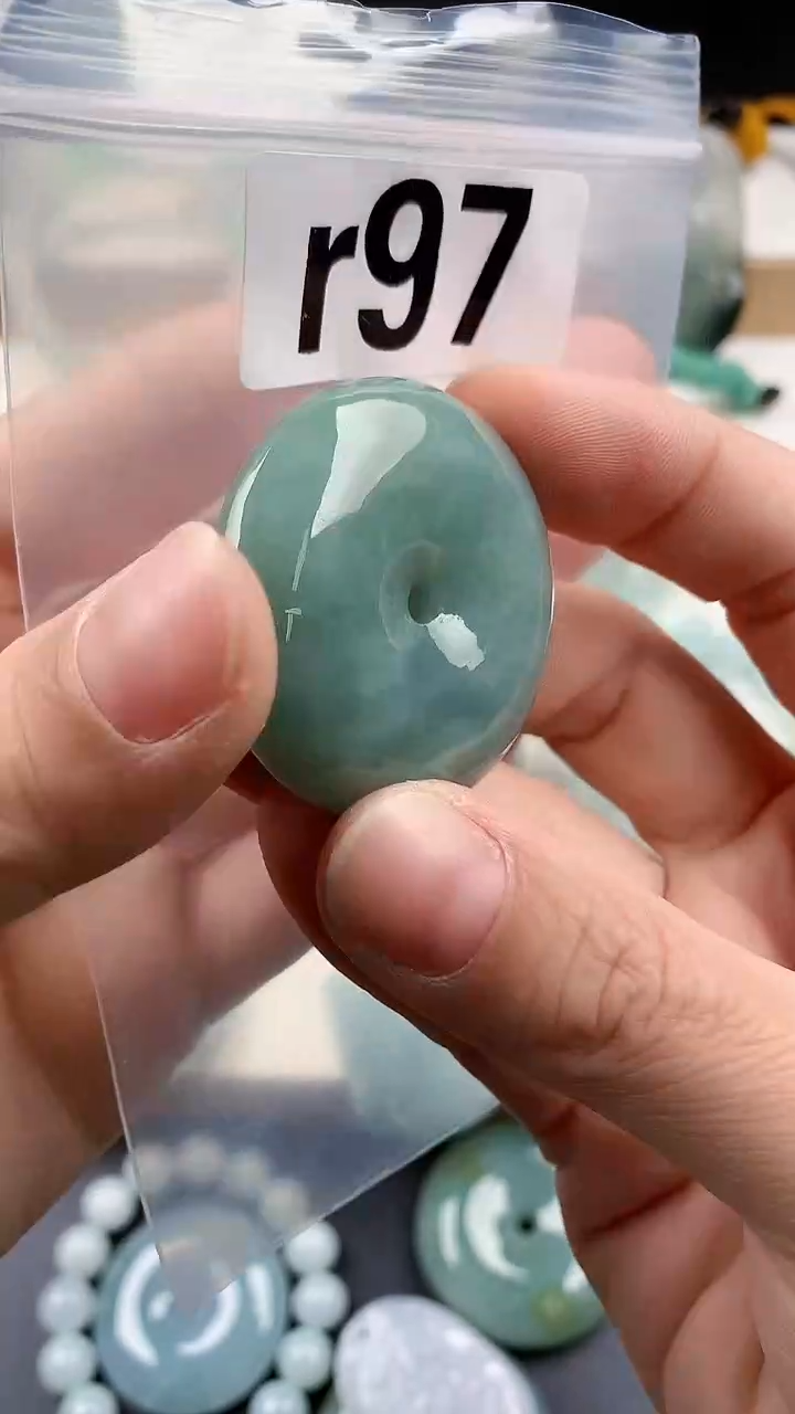 颈饰未镶嵌翡翠天然翡翠吊坠挂件