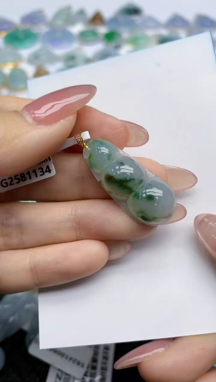 【闪购商品】翡翠挂件18K金镶嵌天然翡翠A货