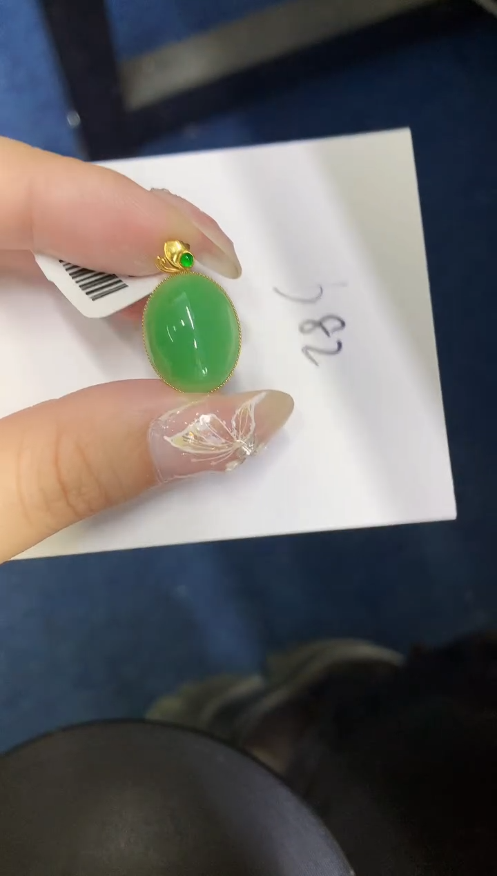【闪购商品】翡翠颈饰18K金镶嵌00000000000