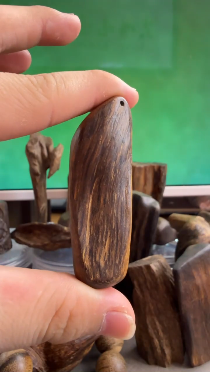 沉香手把件顺化红土舍利子多样性发一