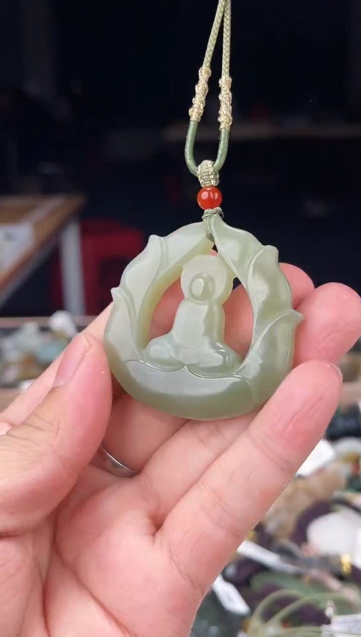 颈饰未镶嵌和田玉1