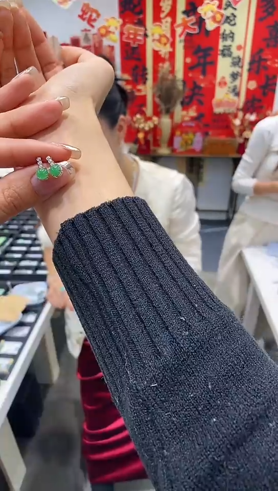 【闪购商品】翡翠吊坠(不含链)银S925镶嵌耳环