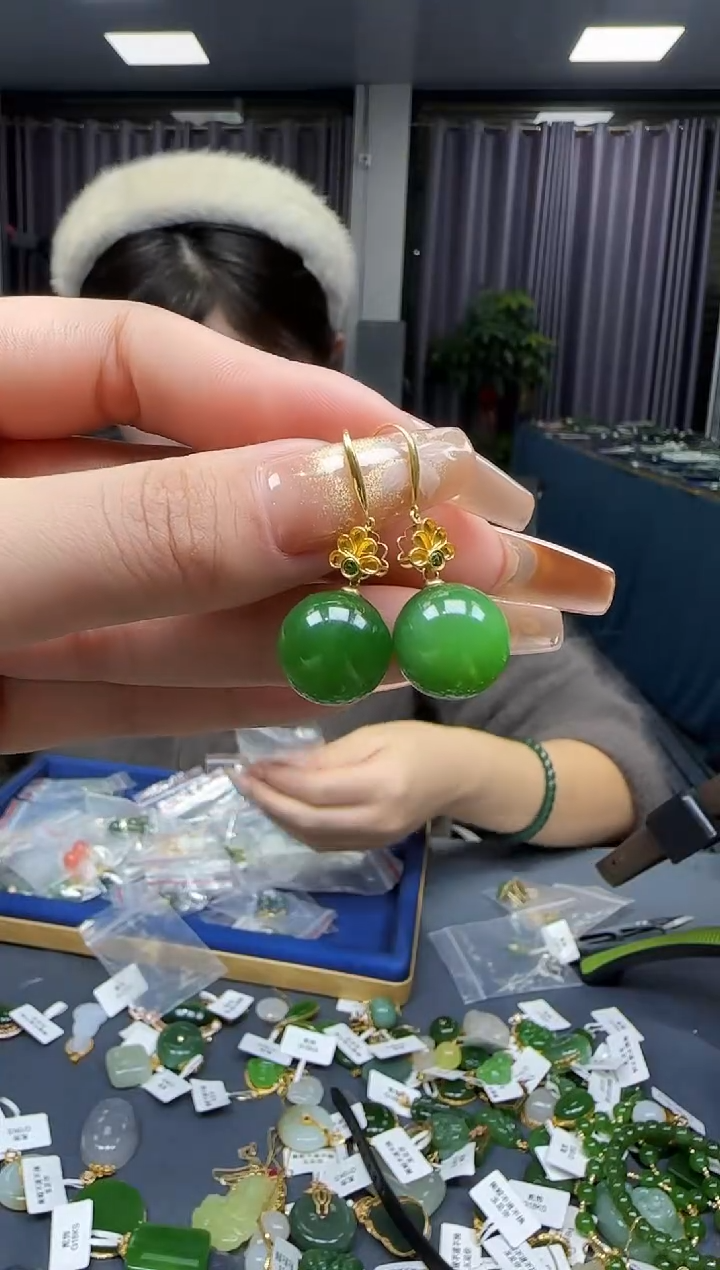 【闪购商品】和田玉耳饰18K金镶嵌1