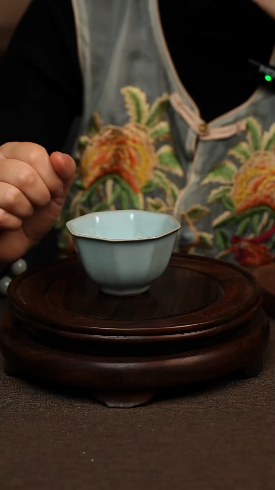 瓷片天青色八方杯80ml微瑕不带礼盒