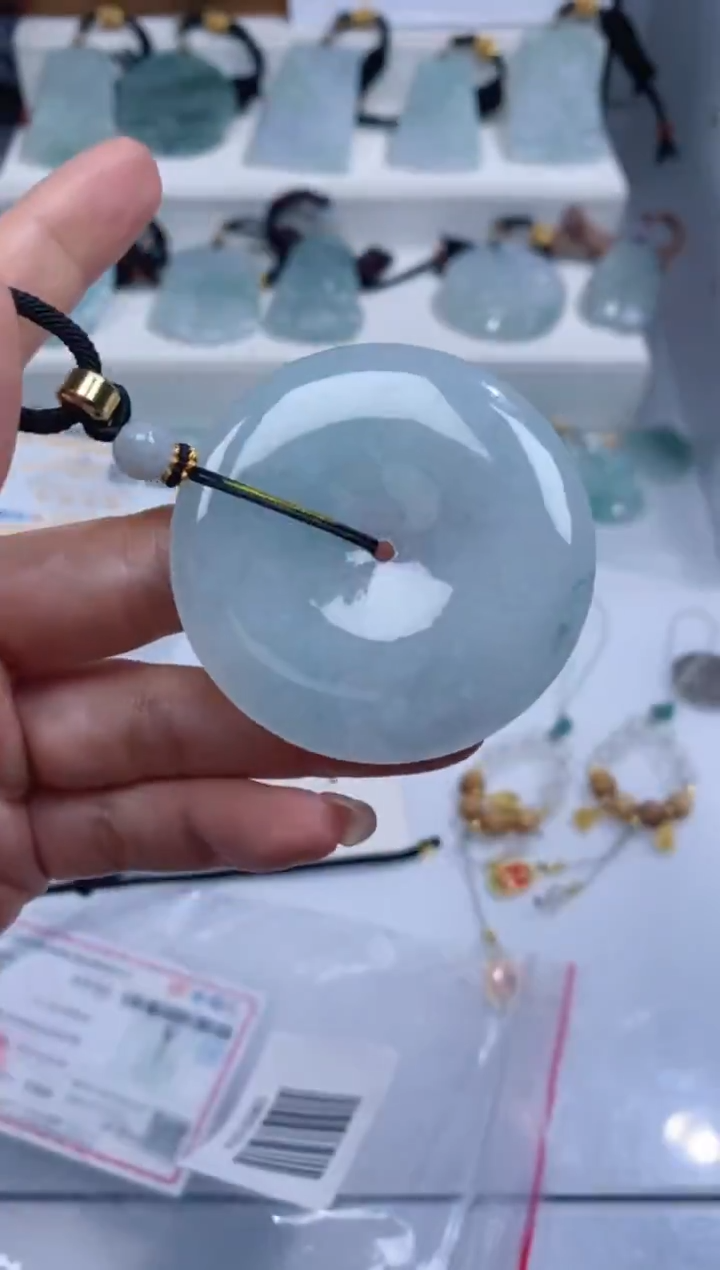 颈饰未镶嵌翡翠吊坠