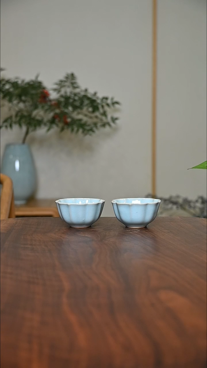 宝相杯2只 天青 微瑕 朱家汝窑款