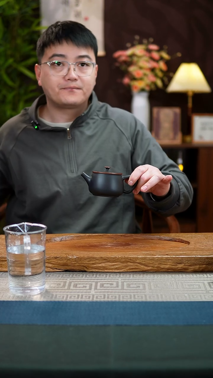 观**涛金腰带1个，单壶。