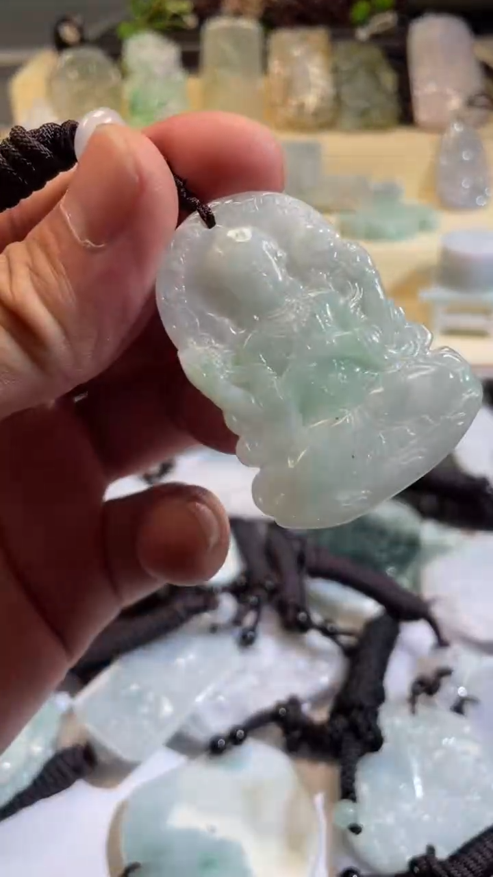 翡翠未镶嵌颈饰8/13/030