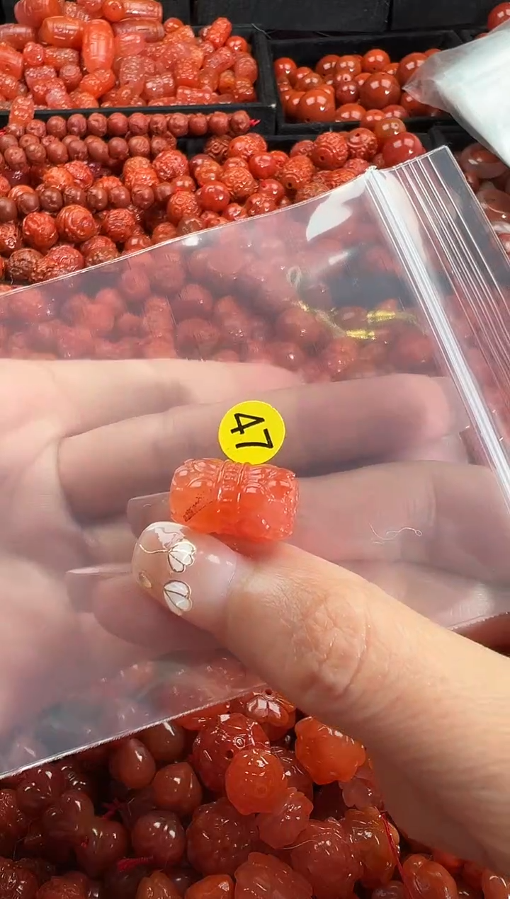 颈饰未镶嵌南红玛瑙1