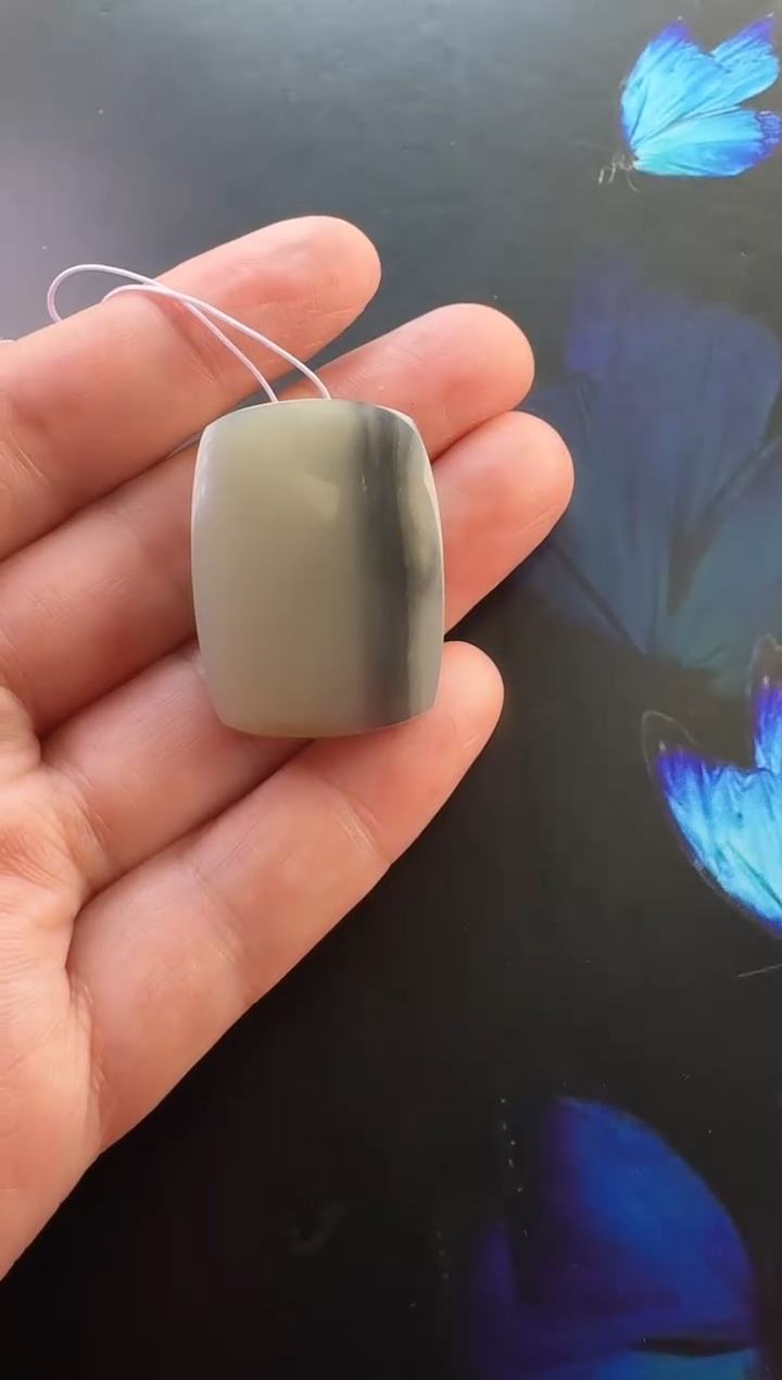 颈饰未镶嵌和田玉吊坠