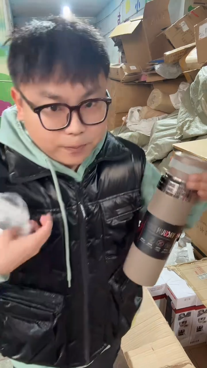 不锈钢君发户外优选特价壶颜色随机