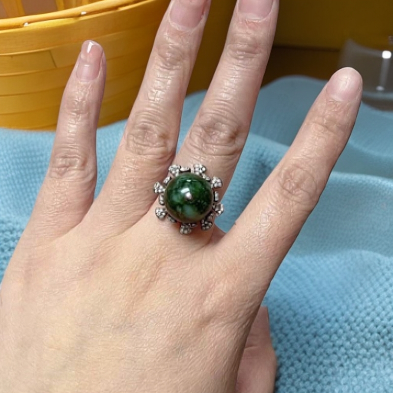 岫玉油翠戒指925银镶嵌 