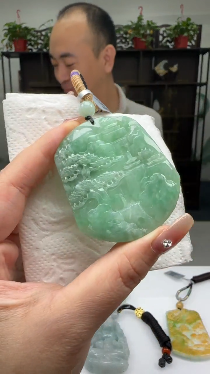 【闪购商品】翡翠颈饰未镶嵌天然翡翠A货吊坠