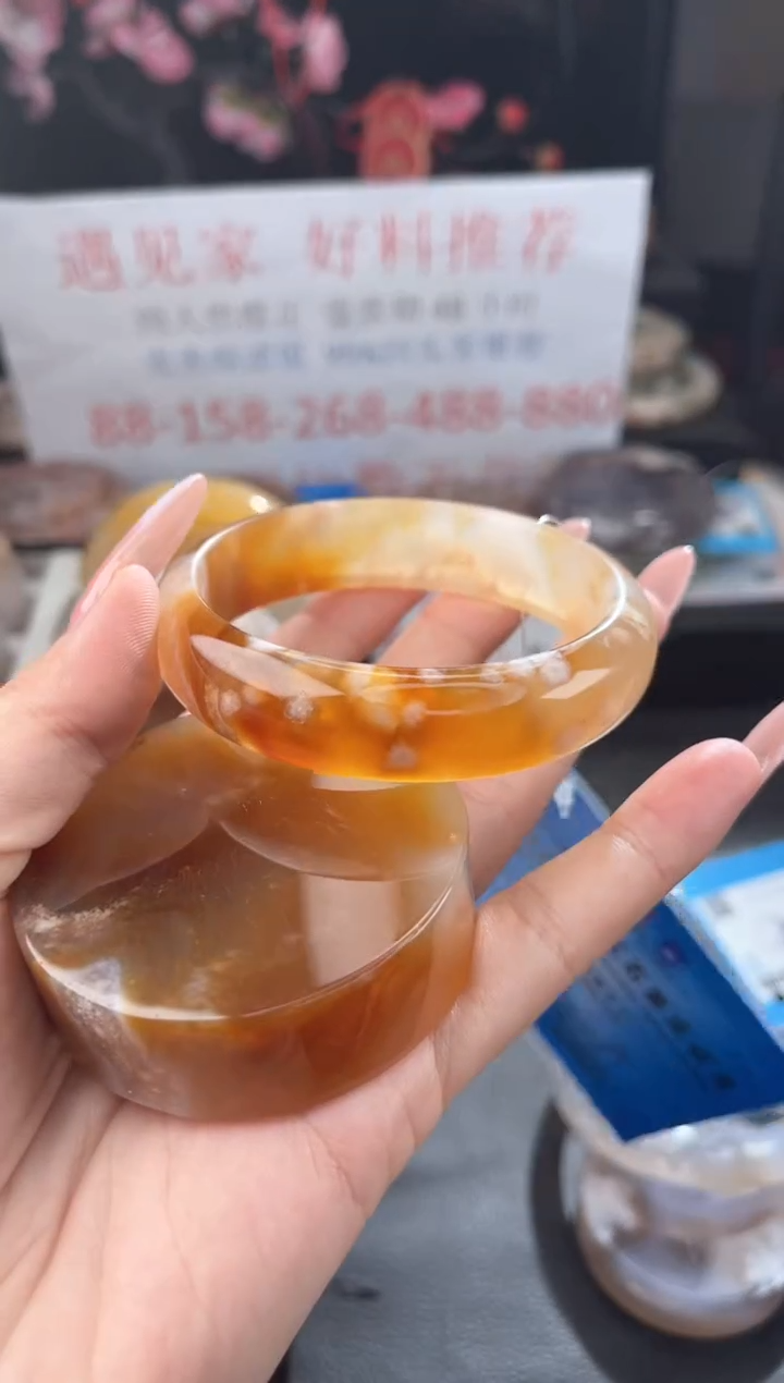 【闪购商品】石英质玉手镯未镶嵌58