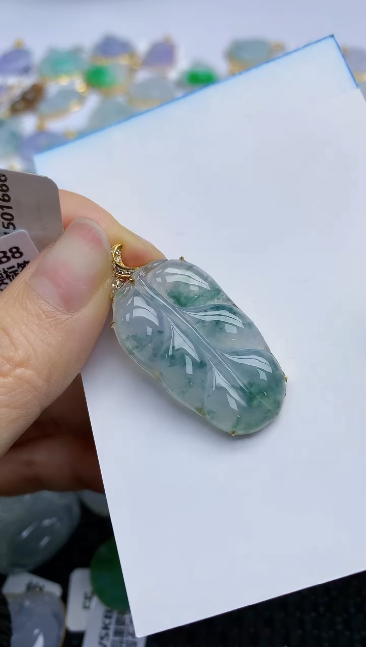 翡翠18K金镶嵌挂件天然翡翠A货