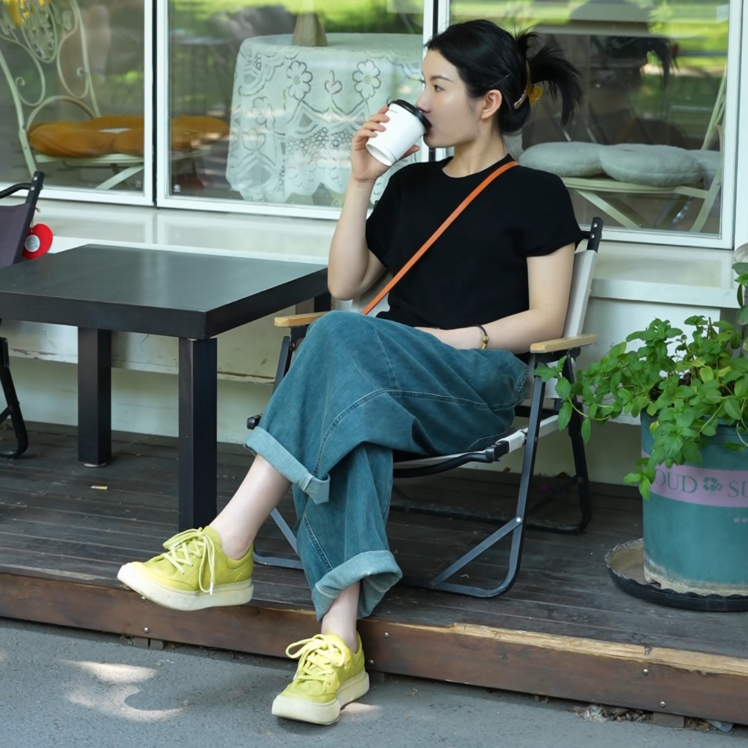  2025年新款全棉休闲设计师款做旧石磨水洗宽松阔腿牛仔裤