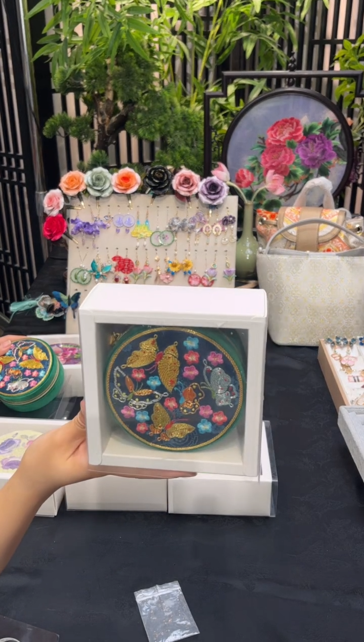 织绣桃*非遗苏绣手工饰品
