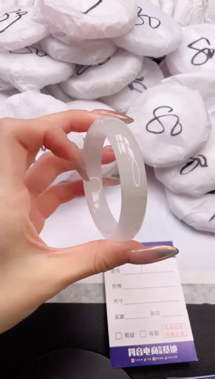 【闪购商品】石英质玉手镯未镶嵌12K01-54