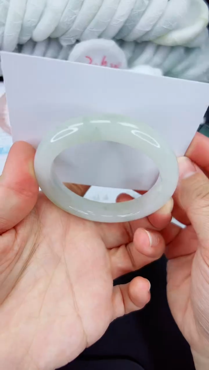 【闪购商品】石英质玉手镯未镶嵌229-52.2